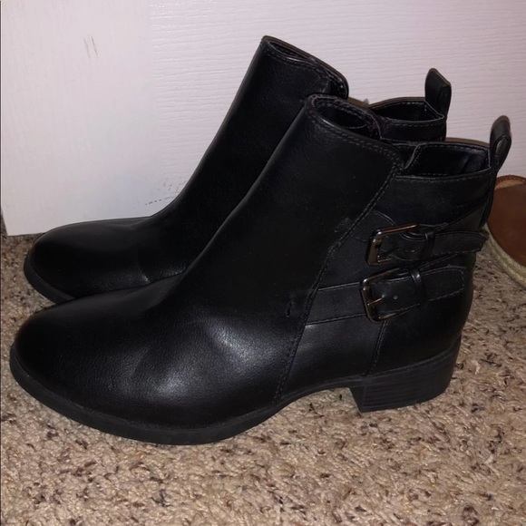 Black boots - Picture 2 of 3